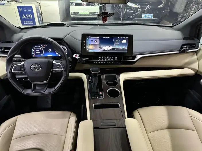 Granvia 2024 Model Intelligent Hybrid 2.5L 4WD Noble PLUS Edition – фото 9