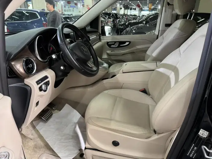 Mercedes-Benz V-Class 2021 Model V 260 L Long wheelbase Deluxe Edition – фото 9