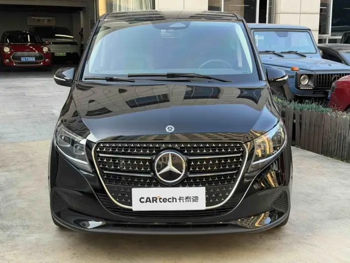 Mercedes-Benz V-Class 2024 Model V 300 Pilot Edition – фото 2