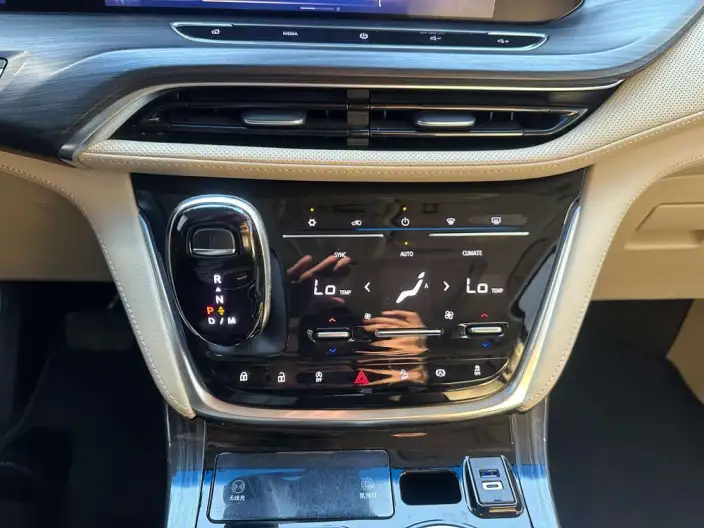 Buick GL8 2023 Model ES Luzun 2.0T Luxury Model – фото 9