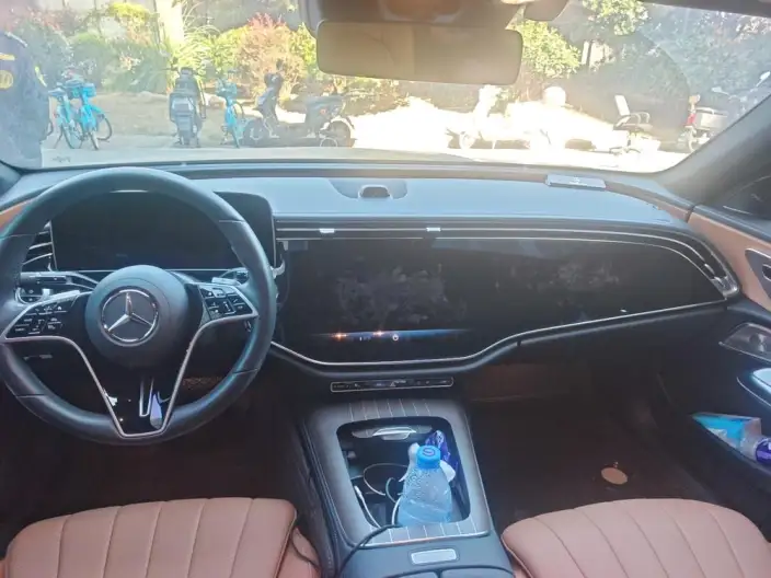 Mercedes-Benz E-Class 2024 Model E 300 L Luxury Model sedan – фото 5