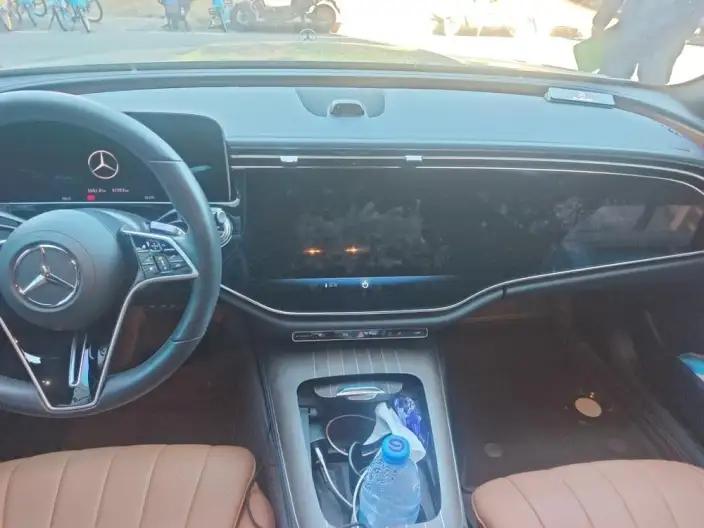 Mercedes-Benz E-Class 2024 Model E 300 L Luxury Model sedan – фото 8