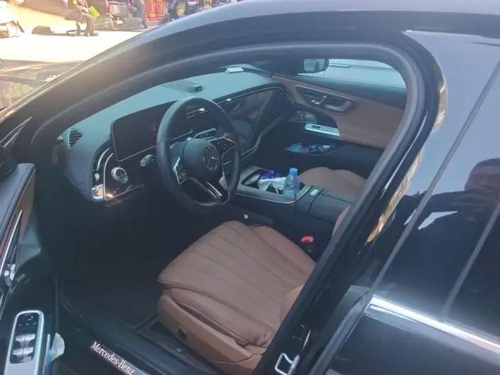 Mercedes-Benz E-Class 2024 Model E 300 L Luxury Model sedan – фото 10