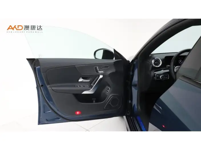 Mercedes-Benz CLA Imported 2022 Model CLA 260 4MATIC Four-door Coupe – фото 10