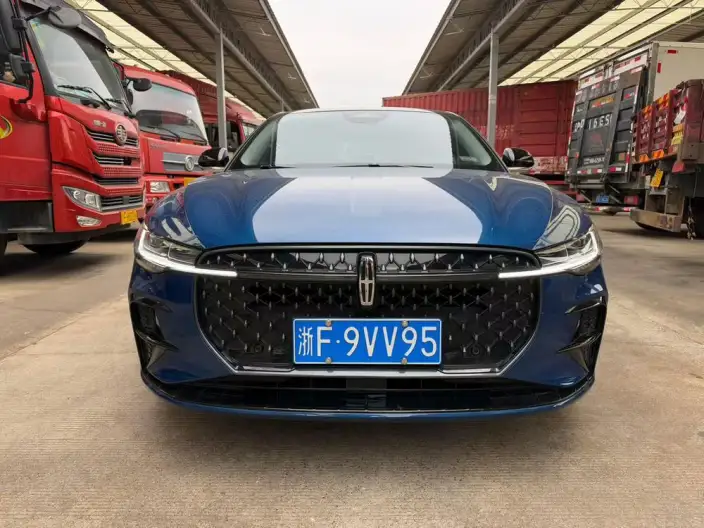 Lincoln Z 2022 Model Facelift i Cool Exclusive Edition – фото 2