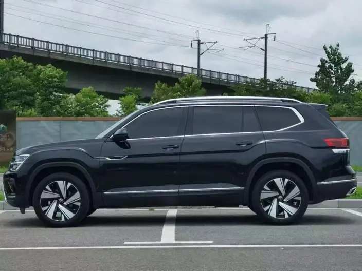 Volkswagen Teramont 2023 Model 530 V6 4WD Respect Deluxe Edition – фото 2