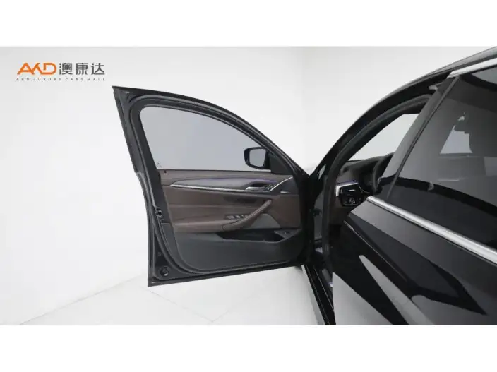 BMW 5 Series 2022 Model Facelift II 530Li Leading Model M Sports Set – фото 9