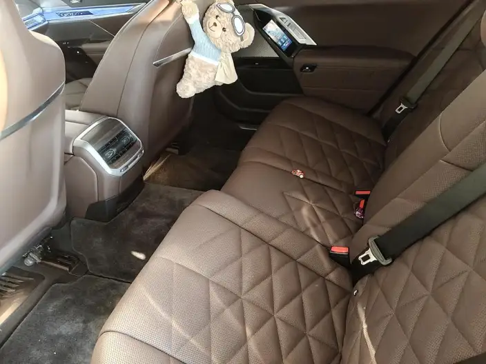BMW 7 Series 2023 Model 735Li Luxury Set – фото 9