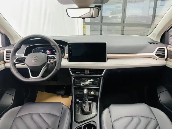 Volkswagen Tharu 2023 Model 300TSI 2WD Moonlight Edition – фото 6