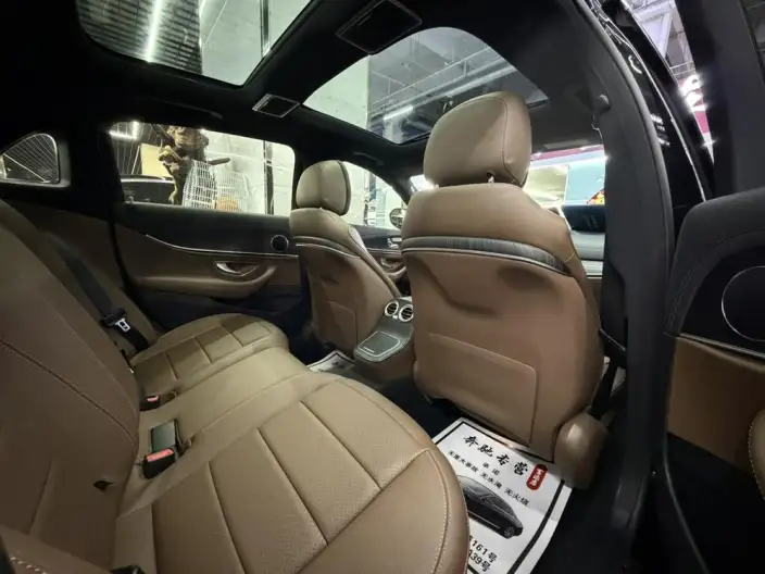 Mercedes-Benz E-Class 2023 Model E 260 L 4MATIC sedan – фото 7