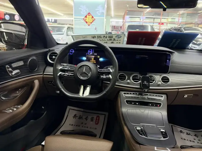 Mercedes-Benz E-Class 2023 Model E 260 L 4MATIC sedan – фото 9