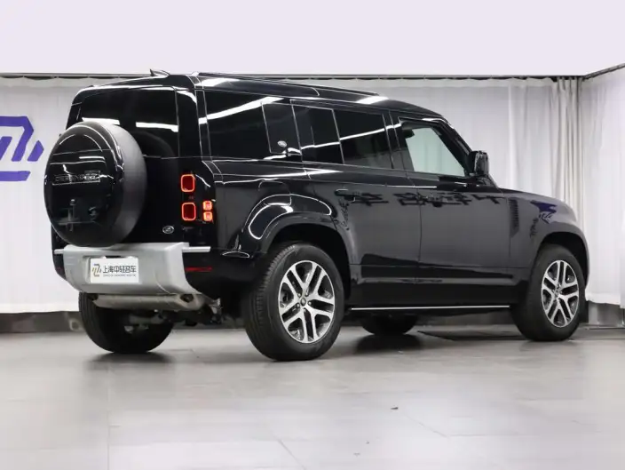 Land Rover Defender 2024 Model 110 3.0T P400 XS