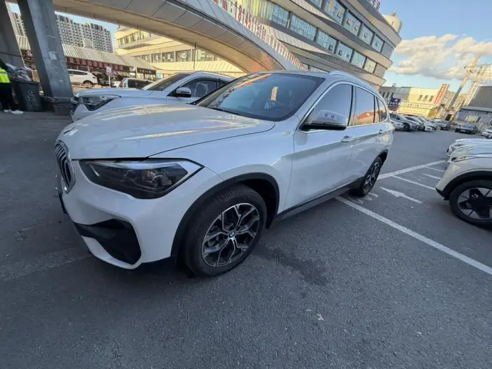 BMW X1 2022 Model sDrive25Li Leading Model – фото 1