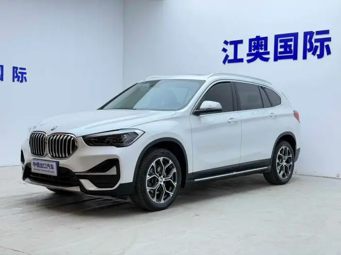 BMW X1 2022 Model sDrive20Li Fashion Model – фото 1
