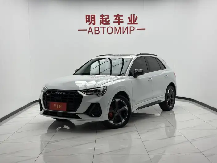 AUDI Q3 2023 Model 35 TFSI Fashion Dynamic Model