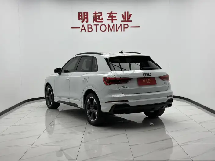 AUDI Q3 2023 Model 35 TFSI Fashion Dynamic Model