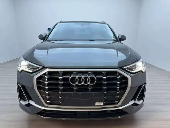 AUDI Q3 2023 Model 35 TFSI Fashion Dynamic Model