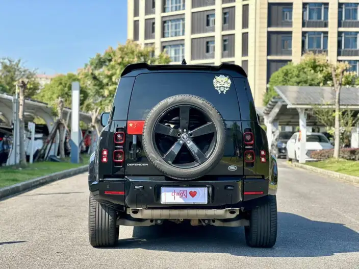 Land Rover Defender 2024 Model 110 3.0T P400 X-Dynamic HSE – фото 4