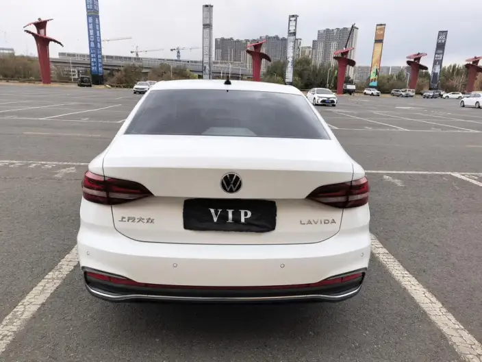 Volkswagen Lavida 2023 Model Facelift 1.5L Automatic Five million editions – фото 6