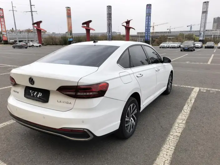 Volkswagen Lavida 2023 Model Facelift 1.5L Automatic Five million editions – фото 7