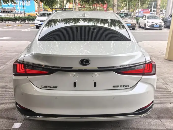 Lexus ES 2021 Model 200 Superior Edition – фото 4