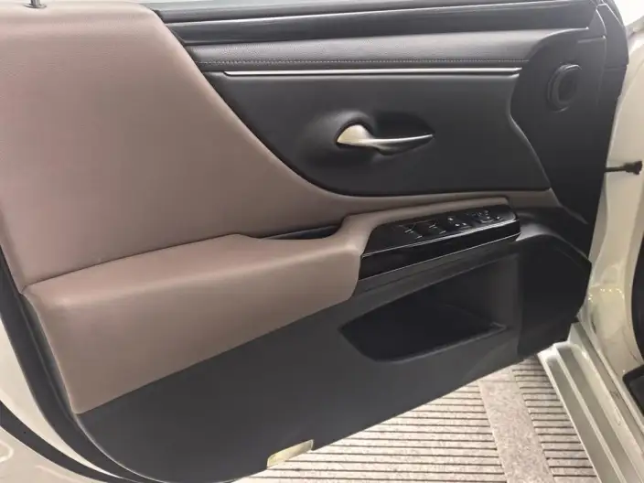 Lexus ES 2021 Model 200 Superior Edition – фото 7