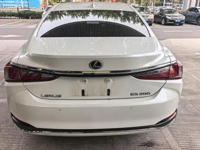 Lexus ES 2022 Model 200 Superior Edition – фото 4