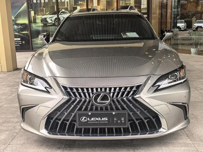 Lexus ES 2022 Model 300h Superior Edition