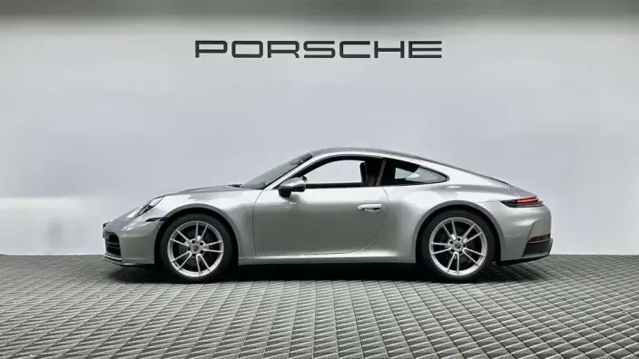 PORSCHE 911 2025 Model Carrera 3.0T