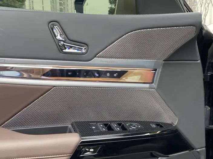 BMW i7 2023 Model eDrive50L Leading Model M Sports Set – фото 3