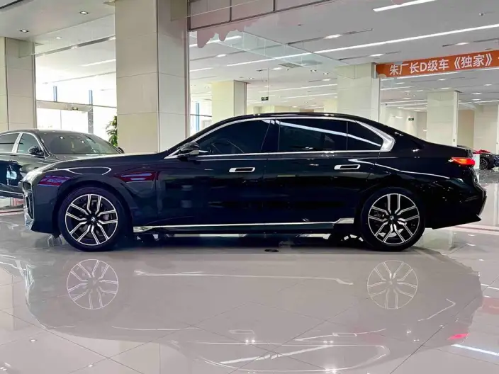 BMW 7 Series 2026 Model 735Li M Sports Set – фото 3