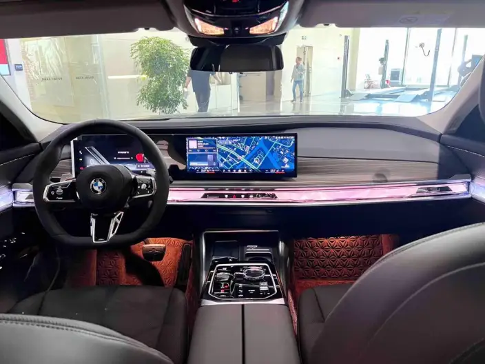 BMW 7 Series 2026 Model 735Li M Sports Set – фото 6