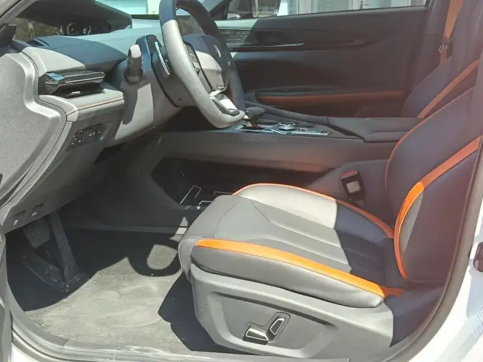 Changan UNI-V 2022 Model 1.5T Noble Model – фото 10
