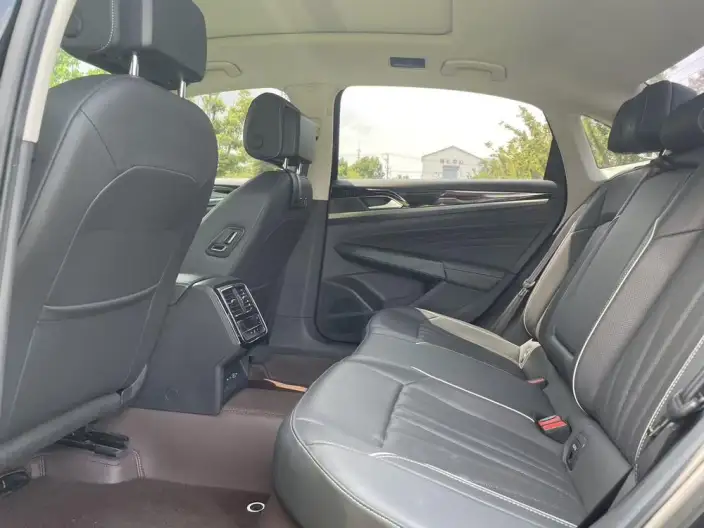 Volkswagen Passat 2022 Model 380TSI Deluxe Edition – фото 9