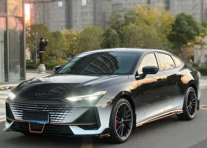 Changan UNI-V 2022 Model 1.5T Sports Edition