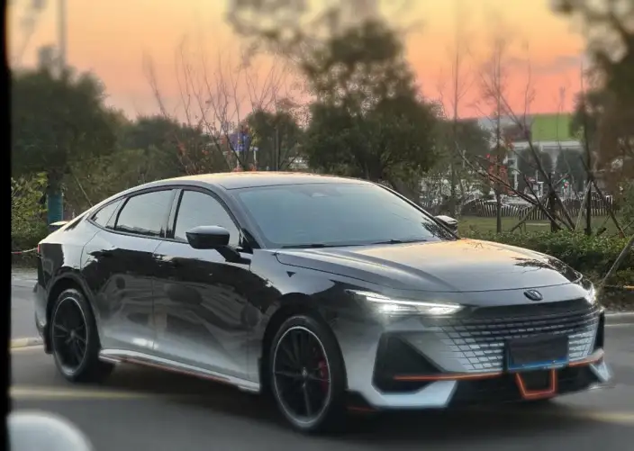 Changan UNI-V 2022 Model 1.5T Sports Edition
