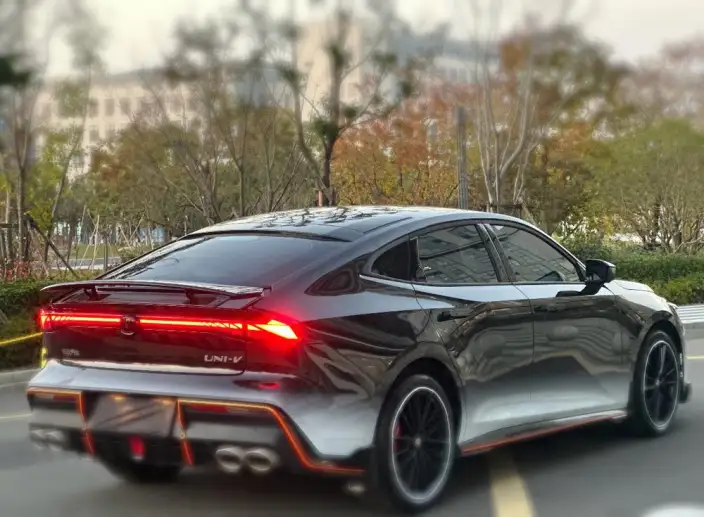 Changan UNI-V 2022 Model 1.5T Sports Edition – фото 6
