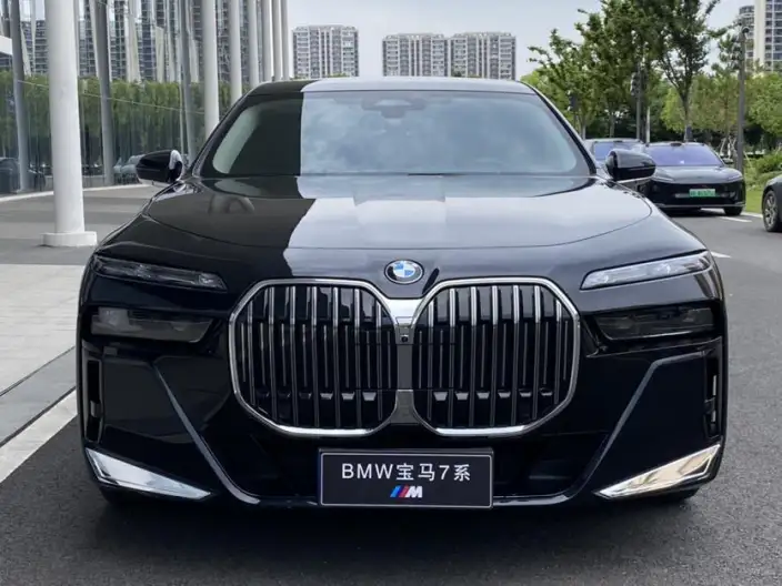 BMW 7 Series 2023 Model 740Li Leading Model M Sports Set