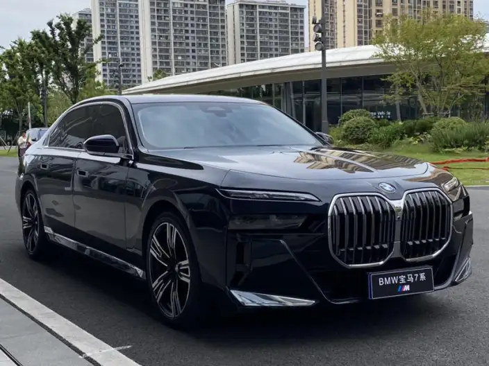 BMW 7 Series 2023 Model 740Li Leading Model M Sports Set