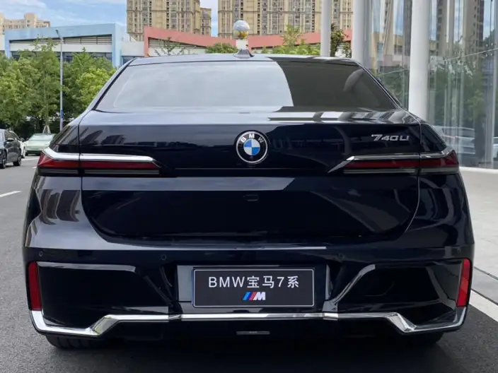 BMW 7 Series 2023 Model 740Li Leading Model M Sports Set – фото 6