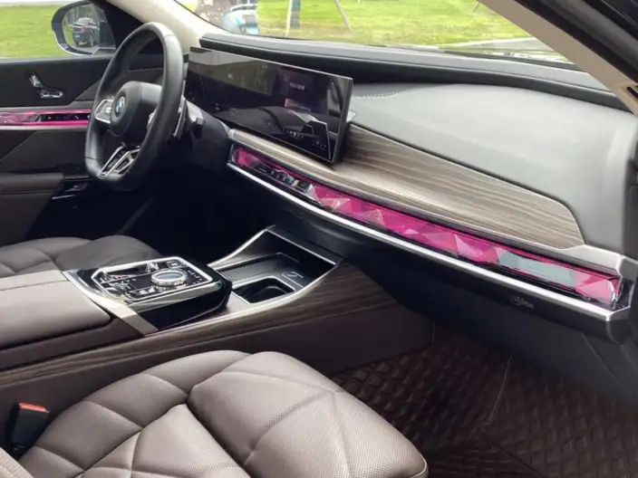 BMW 7 Series 2023 Model 740Li Leading Model M Sports Set – фото 8