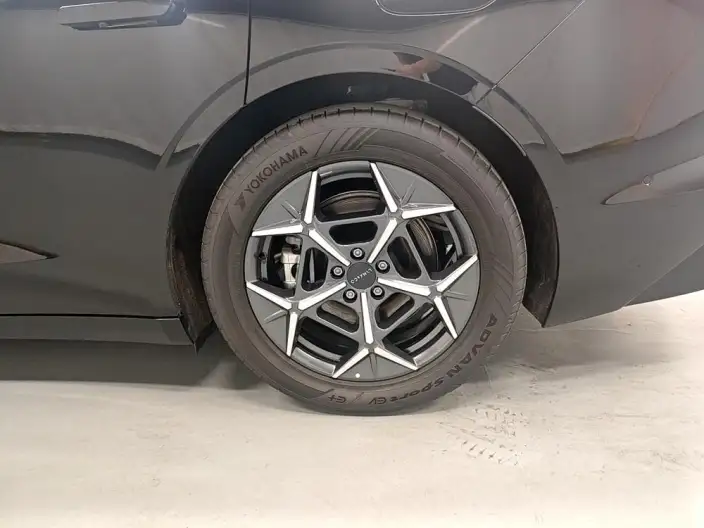 Lynk & Co 10 EM-P 2025 Model 120 4WD Ultra H5 – фото 9