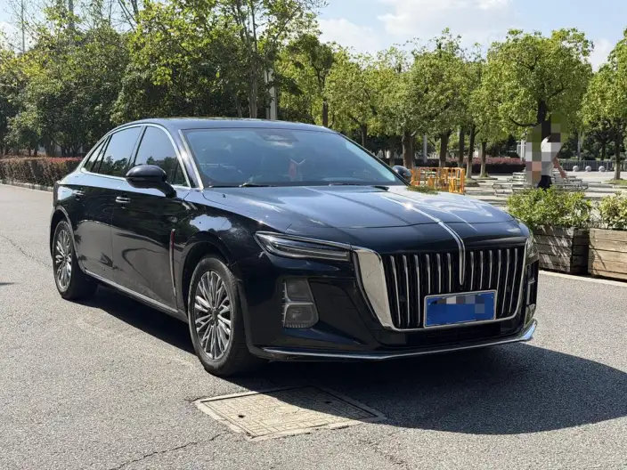 Hongqi H5 2023 Model 2.0T Automatic Smart Flag Enjoy Edition