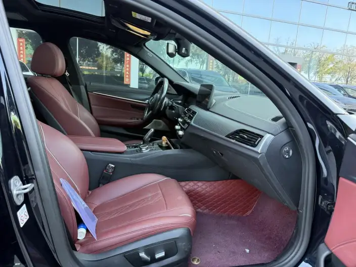 BMW 5 Series 2022 Model Facelift 530Li Leading Model M Sports Set – фото 10