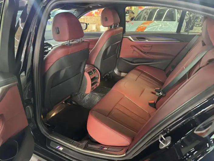 BMW 5 Series 2023 Model 530Li Leading Model M Sports Set – фото 10