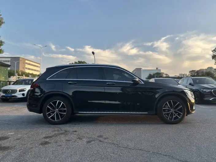 Mercedes-Benz GLC 2022 Model Facelift GLC 260 L 4MATIC Luxury Model – фото 7