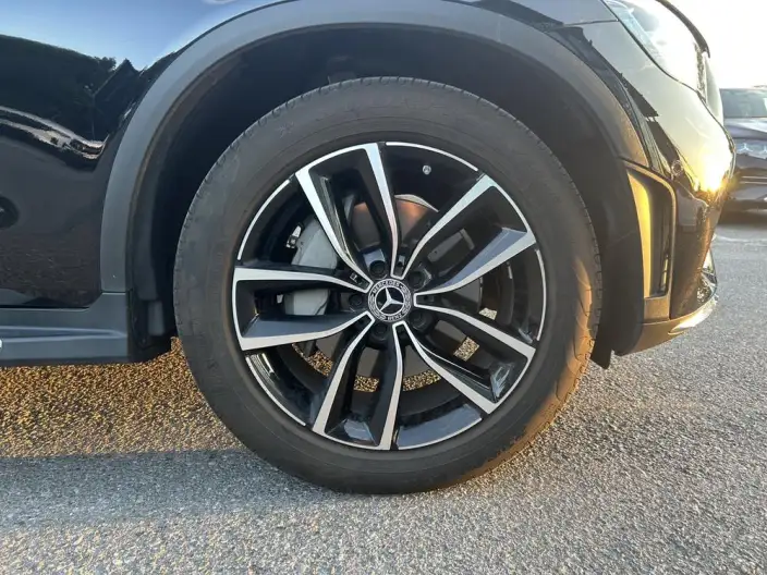 Mercedes-Benz GLC 2022 Model Facelift GLC 260 L 4MATIC Luxury Model – фото 8
