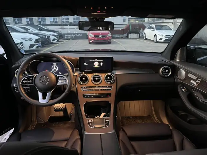 Mercedes-Benz GLC 2022 Model Facelift GLC 260 L 4MATIC Luxury Model – фото 9