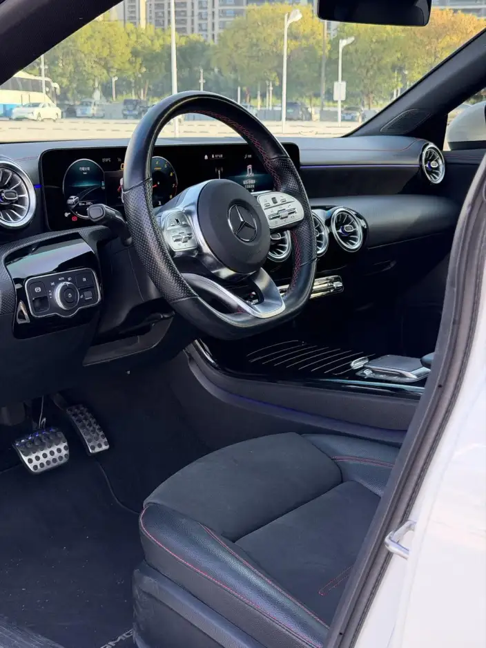 Mercedes-Benz CLA Imported 2022 Model CLA 200 Four-door Coupe – фото 5