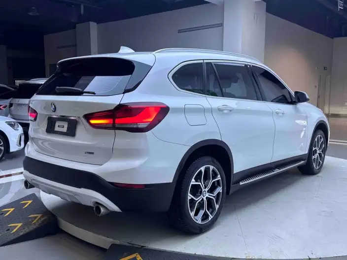 BMW X1 2022 Model sDrive20Li Fashion Model – фото 7